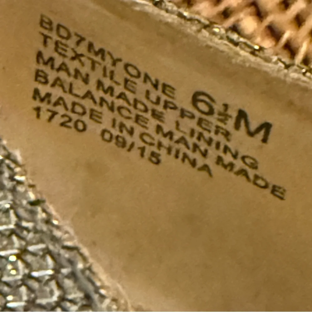 Bandolino Shimmering Silver Gold Heels‎